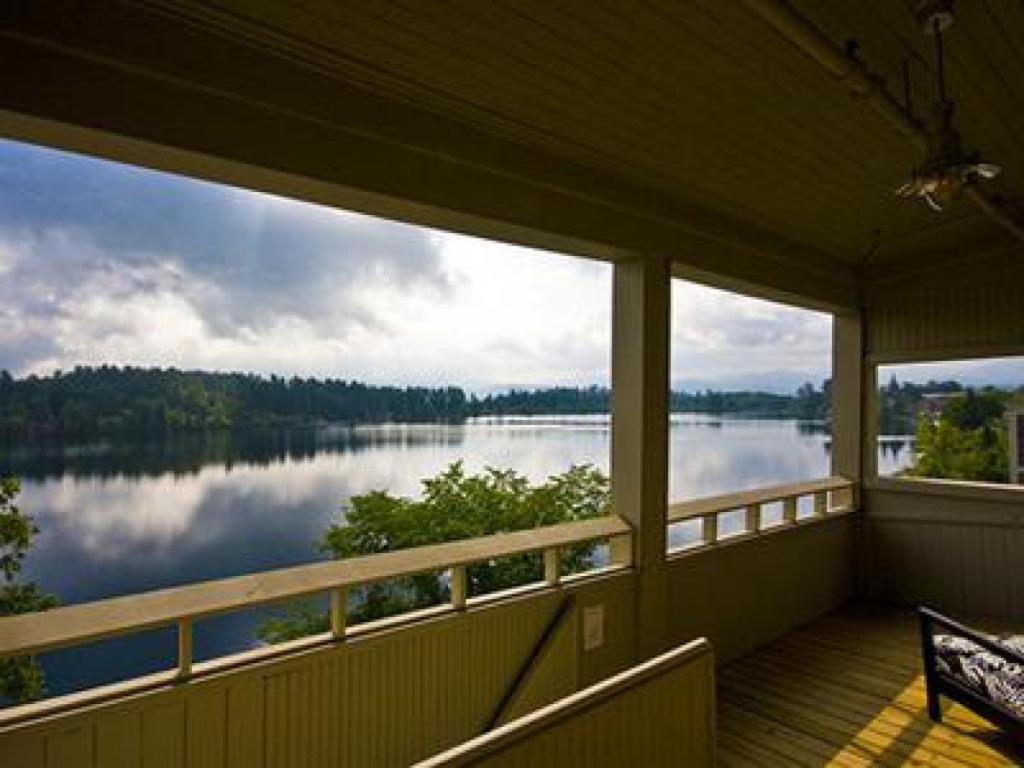 The Haus On Mirror Lake Lake Placid Zimmer foto