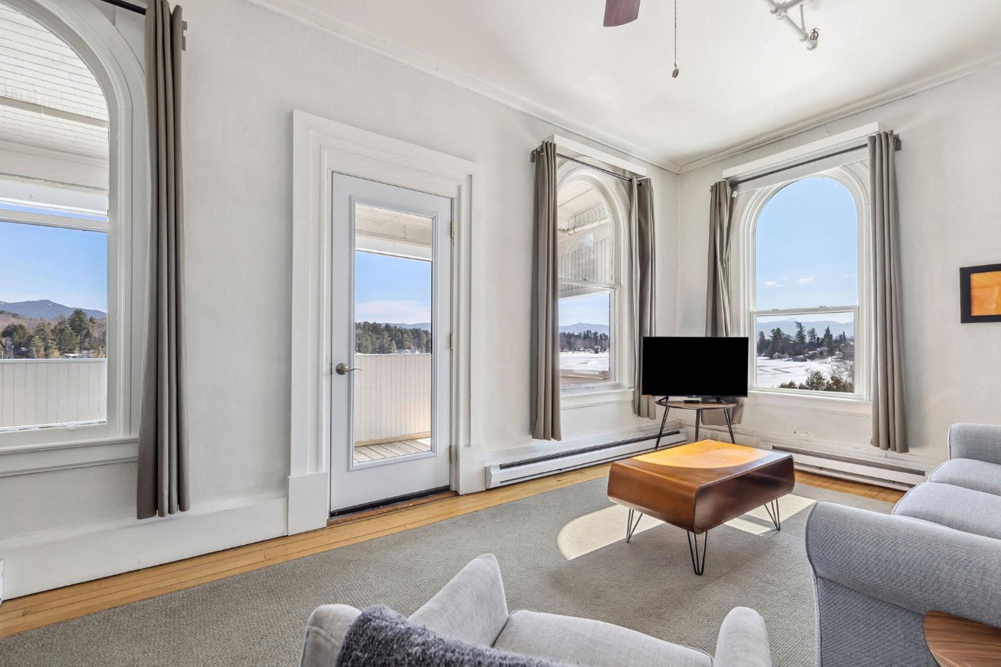The Haus On Mirror Lake Lake Placid Zimmer foto