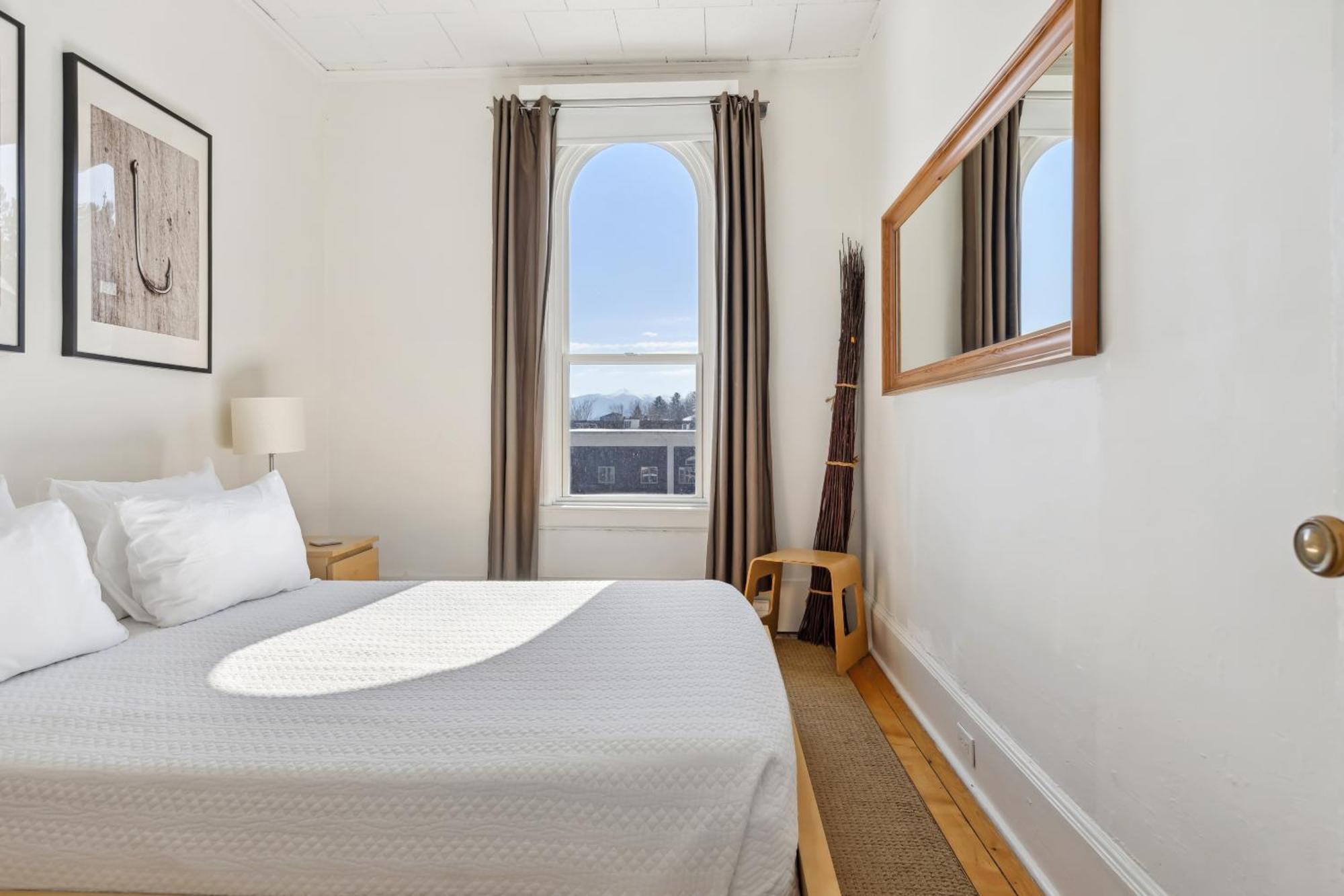 The Haus On Mirror Lake Lake Placid Zimmer foto