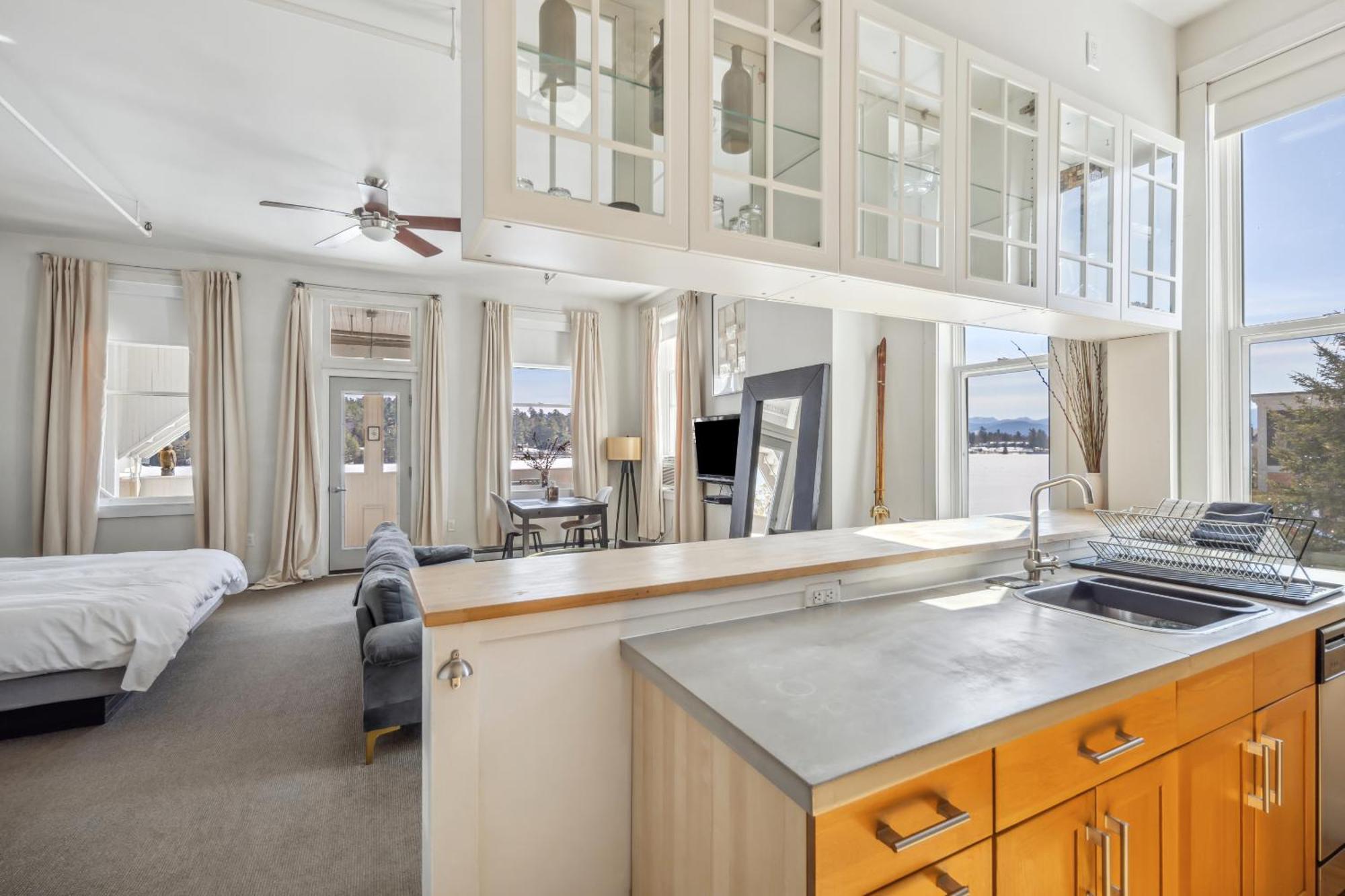 The Haus On Mirror Lake Lake Placid Zimmer foto