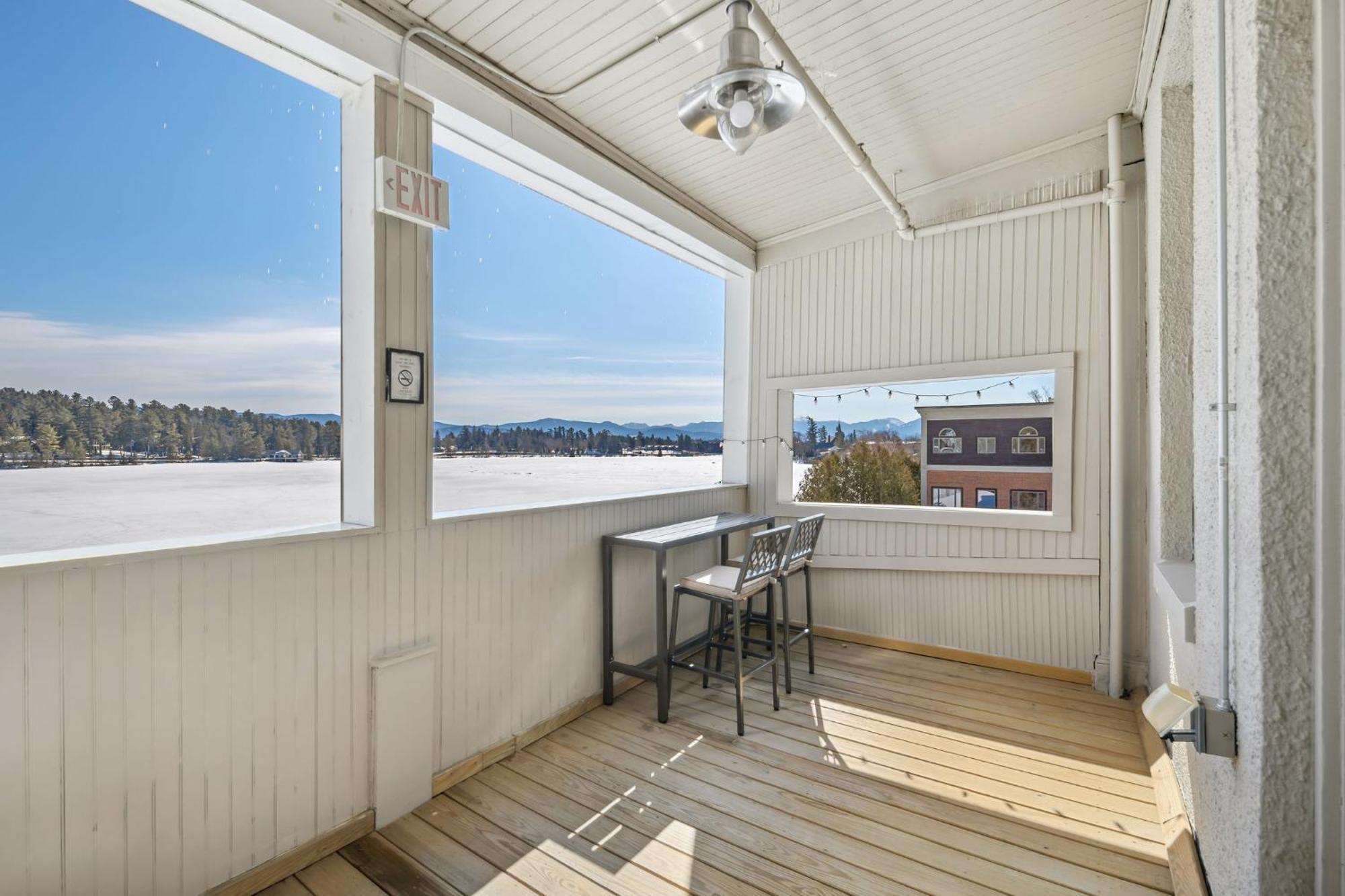The Haus On Mirror Lake Lake Placid Zimmer foto