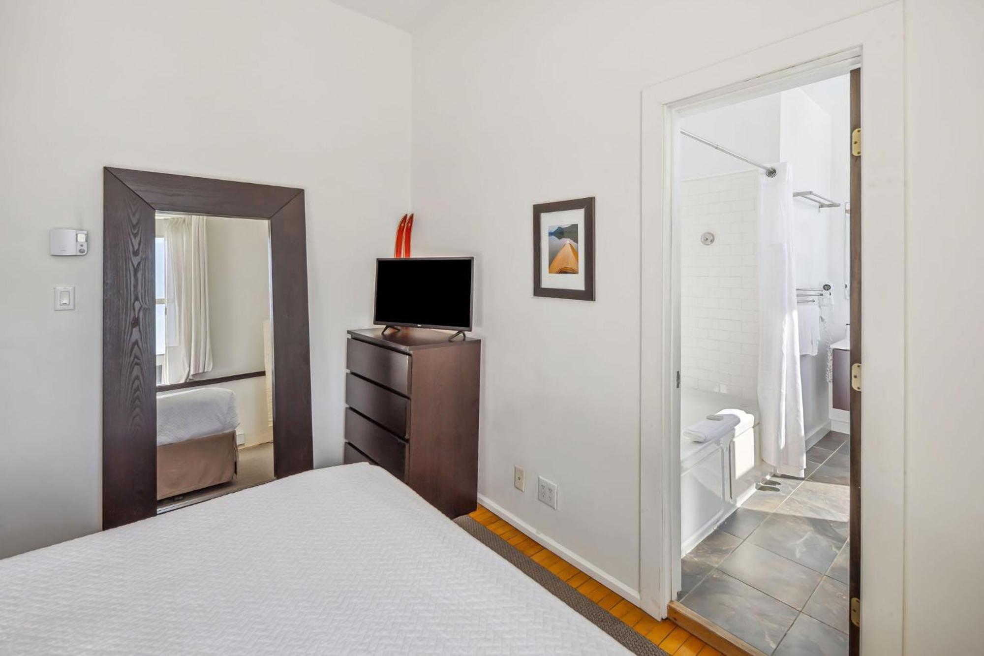 The Haus On Mirror Lake Lake Placid Zimmer foto